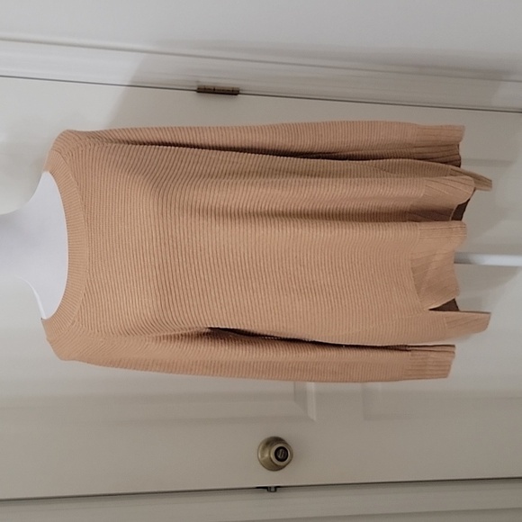 Old Navy Size M Camel Colored Knit Tunic Sweater, High Low Hem, Split Side Seams - Picture 1 of 12